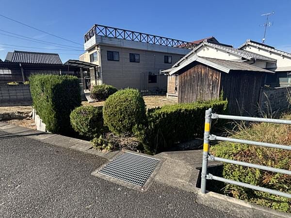 東から