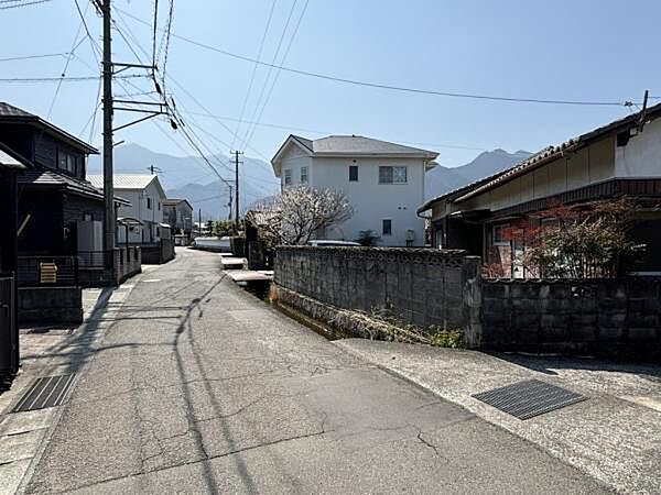 北から