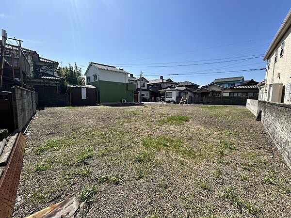 南東から