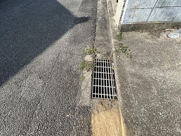 南側全面道路のL側