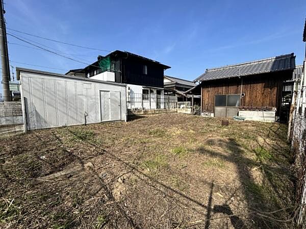 南東から敷地全景