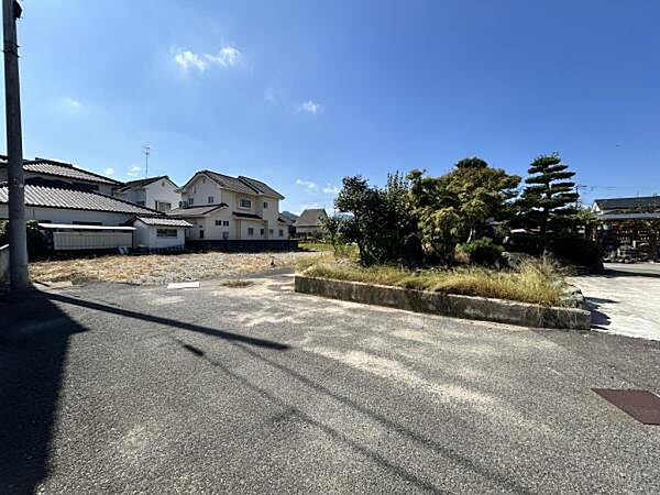 北東から対象地