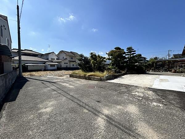 北東から対象地