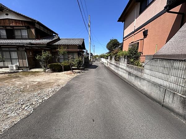 東側道路