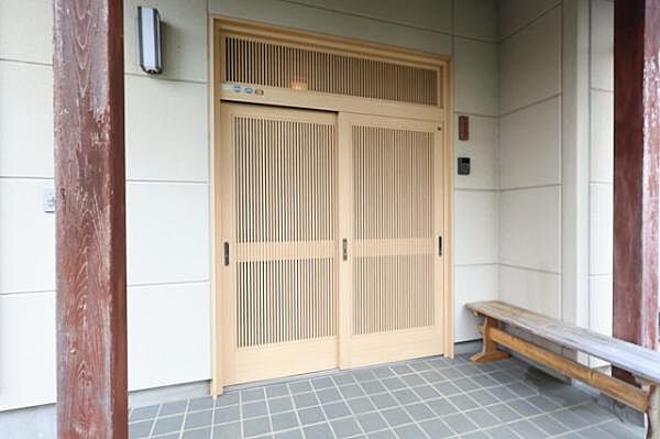玄関を拡大表示