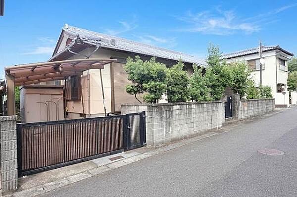 現地外観写真(西側より撮影)