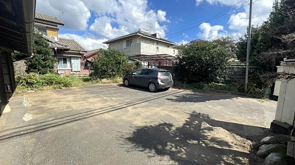 【外観】 敷地は広々137坪