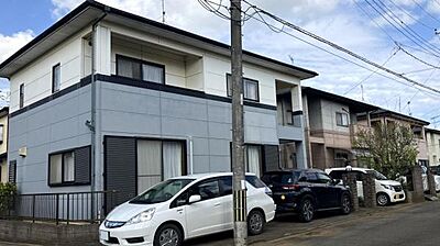 外観:閑静な住宅街の戸建。見晴らしの良い角地です。 外観:閑静な住宅街の戸建。見晴らしの良い角地です。