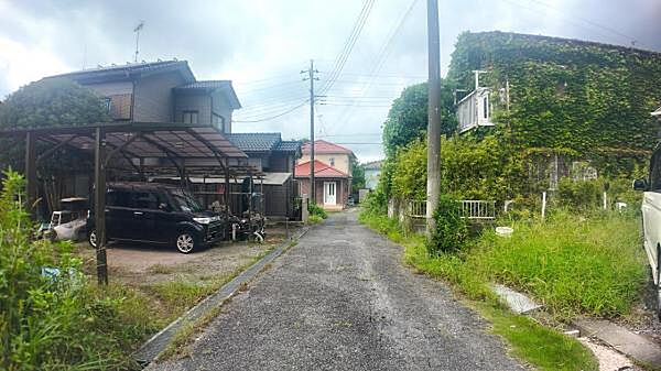 前面道路は約2ｍです。