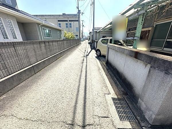 前面道路東側から