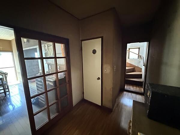 階段へ続く廊下