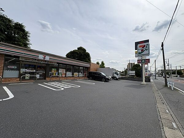 セブン-イレブン 川口赤山店　駅までの道のりにあります