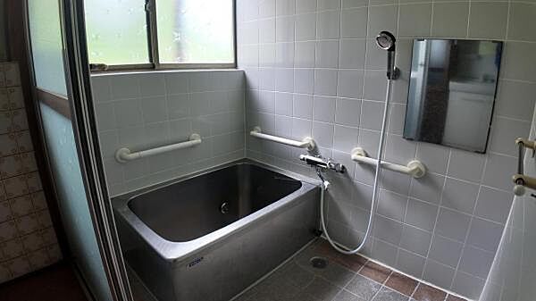 浴室を拡大表示