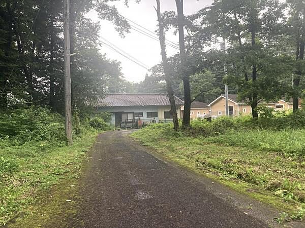 西側が前面道路です！