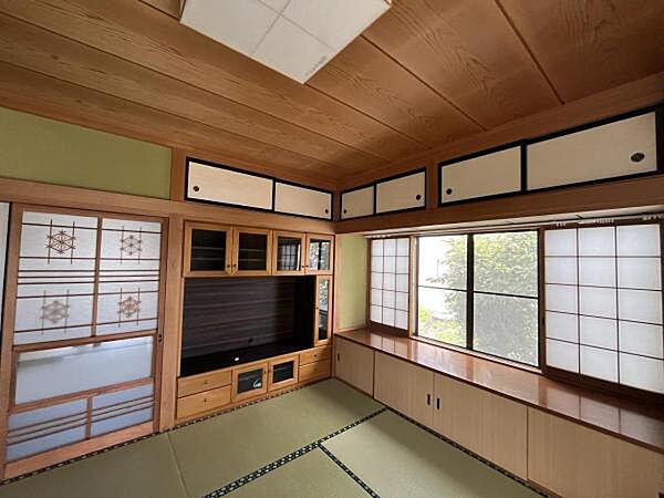 和室スペースです。畳のお部屋は寛げる空間ですね。