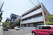 越谷駅より徒歩9分 築18年7ヶ月 3階建の賃貸物件
