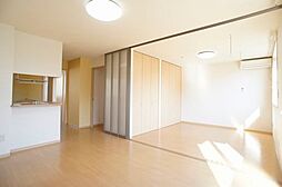 ウィザードＣ 00101 1階2LDKの室内