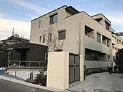 川崎駅より徒歩17分 築4年3ヶ月 3階建の賃貸物件