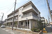 八潮駅より徒歩18分 築10年5ヶ月 3階建の賃貸物件
