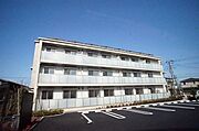 新田駅より徒歩19分 築8年 3階建の賃貸物件