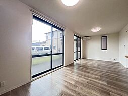グランドールＥ 00102 1階2LDKの室内