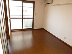 ミンガル 102 1階2DKのリビング/ダイニング