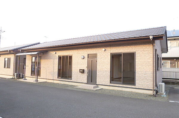 detached 群馬県伊勢崎市市場町２丁目894-1

地図を見る