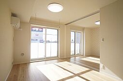 シャーメゾンオーク 101 1階2LDKのリビング/ダイニング