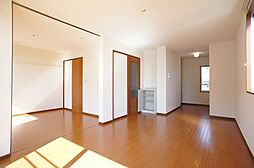 ソレアードC 201 1階1LDKのリビング/ダイニング