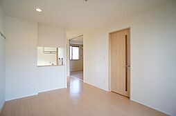 エルブ　ボア　A 102 1階1LDKのリビング/ダイニング