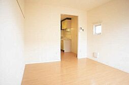 ワイコロアヴィレッジ　C 201 2階ワンルームのリビング/ダイニング