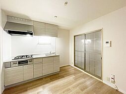 ラプラス青山 00202 2階3DKの室内