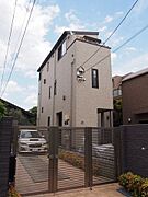 新大塚駅より徒歩8分 築15年3ヶ月 3階建の賃貸物件