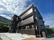 柳小路駅より徒歩10分 築4年1ヶ月 3階建の賃貸物件