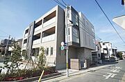 戸田公園駅より徒歩10分 築4年7ヶ月 3階建の賃貸物件
