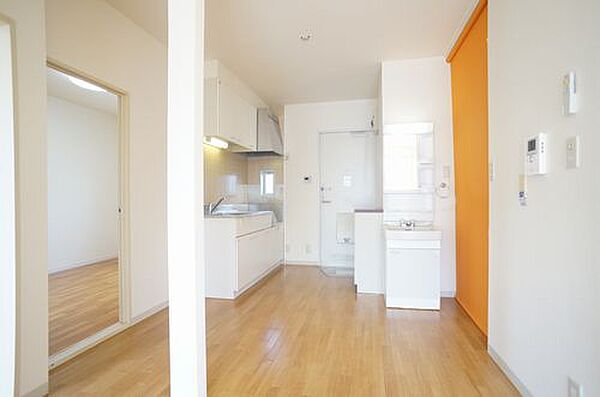apartment 埼玉県春日部市栄町３丁目299
地図を見る