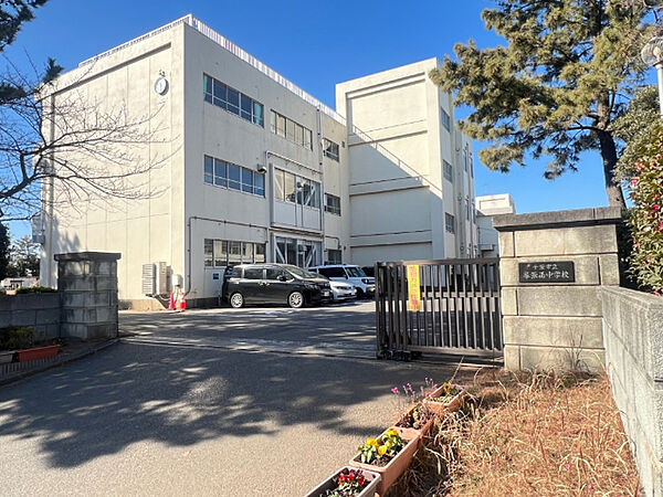 中学校「千葉市立幕張西中学校まで1000m」