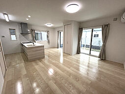 菅谷町戸建 4SLDKのリビング/ダイニング