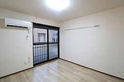 サンボナール弁天 102 1階ワンルームのリビング/ダイニング