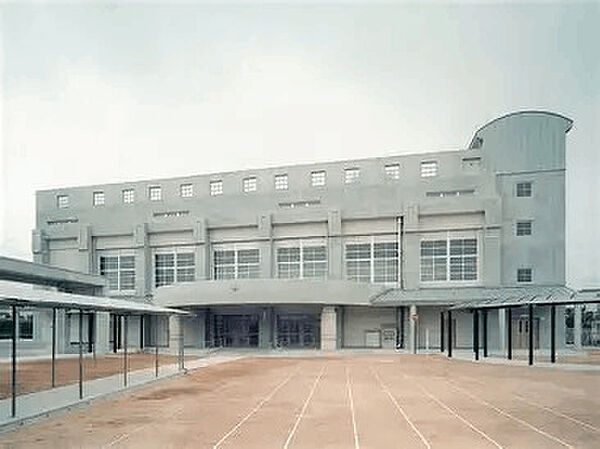 小学校「堺市立中百舌鳥小学校まで748m」