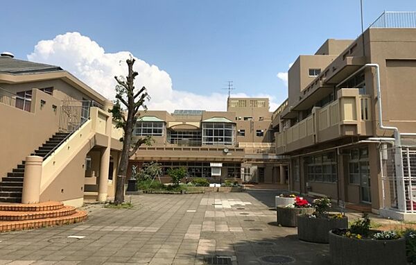 小学校「横浜市立大岡小学校まで500m」