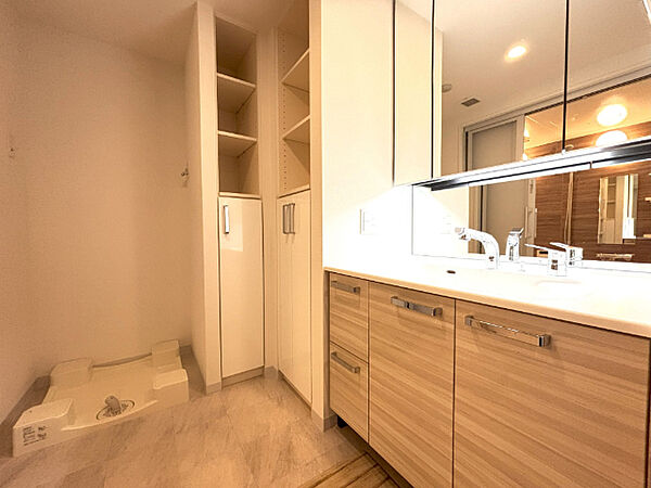 apartment 東京都八王子市大和田町５丁目
地図を見る