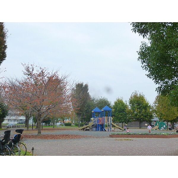 公園「浅川スポーツ公園まで308m」