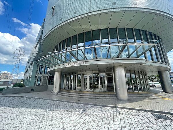 役所「川口市役所鳩ヶ谷支所まで2122m」