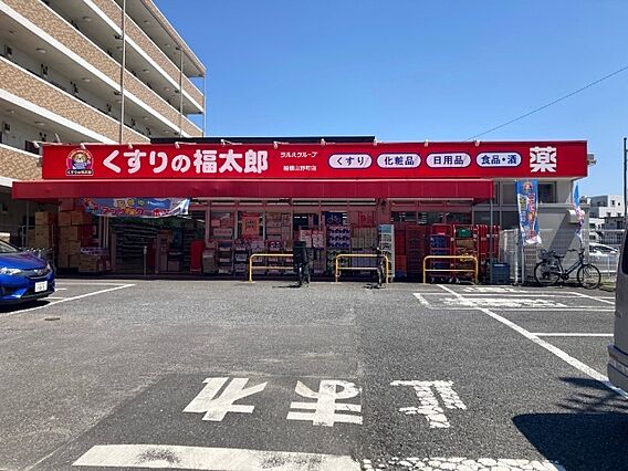 ドラックストア...