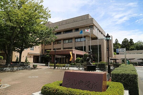 役所「流山市役所まで2308m」