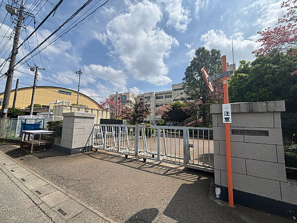 中学校「所沢市立柳瀬中学校まで1440m」