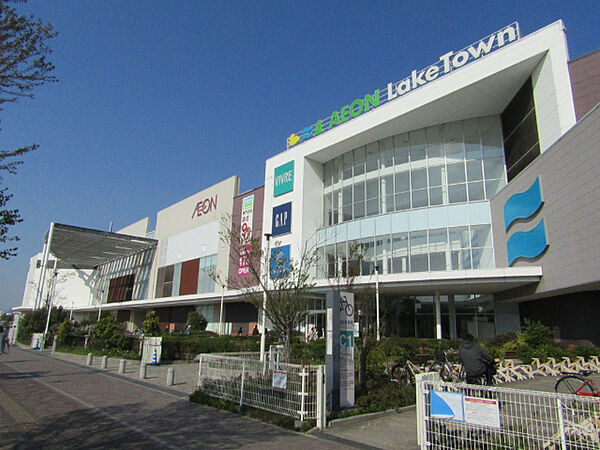 図書館「越谷市立図書館まで3565m」