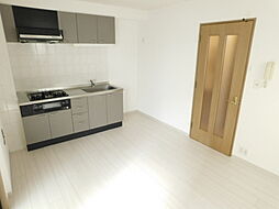 サンパティック 0102 1階1DKのリビング/ダイニング