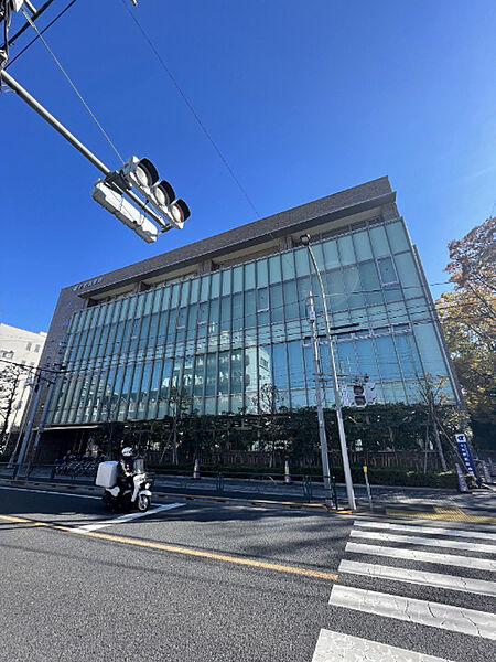 図書館「江戸川区立小岩図書館まで470m」